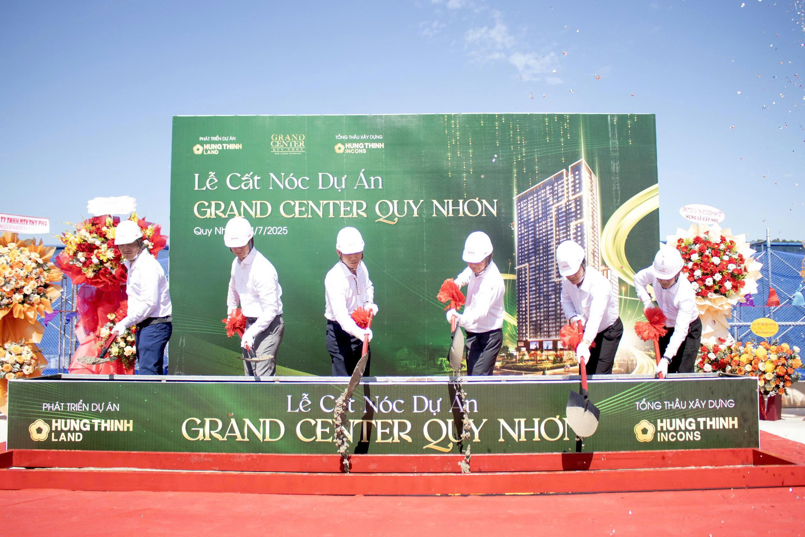 Tổ hợp căn hộ Grand Center Quy Nhon cất nóc, tăng tốc về đích 