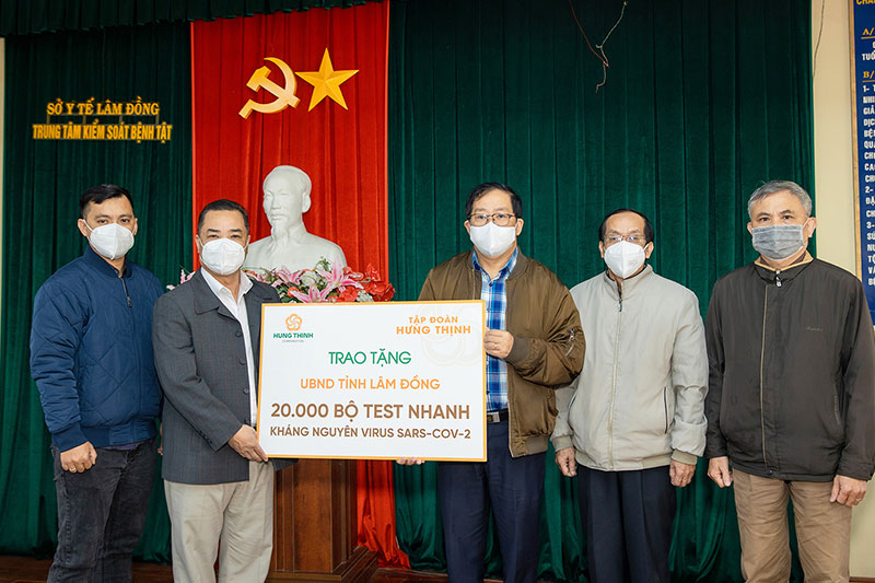 HUNG THINH CORPORATION CONTINUES TO SPEND NEARLY VND 2.5 BILLION WITH PROVINCES TO FIGHT COVID-19 IN THE NEW NORMAL PERIOD