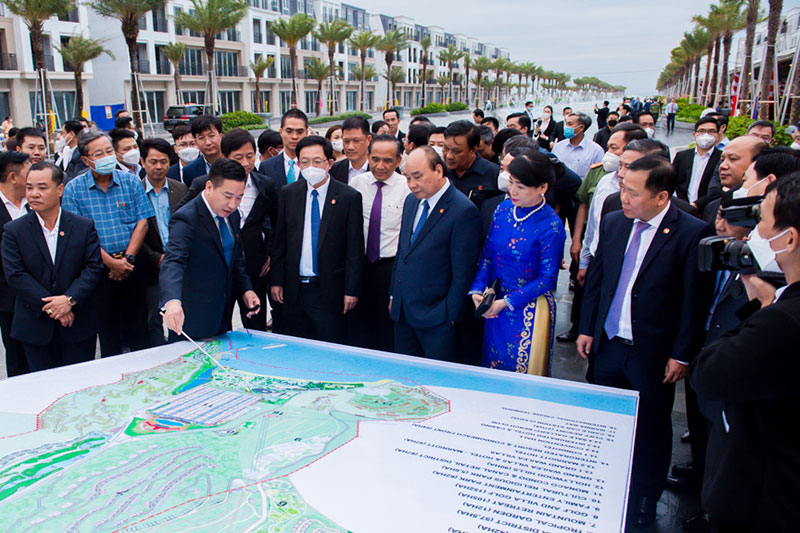 STATE STATE PRESIDENT VISITS BINH DINH AND HUNG THINH CORPORATION'S PROJECT IN HAI GIANG PENINSULA - QUY NHON 